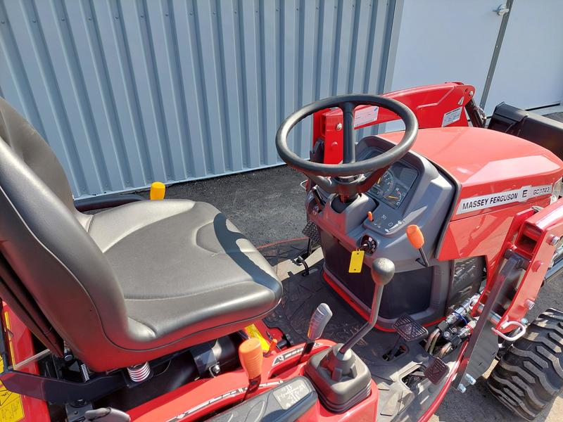 Tractors  Massey Ferguson GC1723EL Tractor with Loader Photo